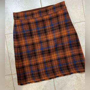 Plaid skirt great for business meetings, perfect for Fall!